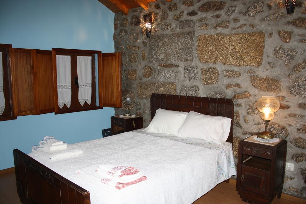 Villa Casa De Pedra à Viseu Extérieur photo