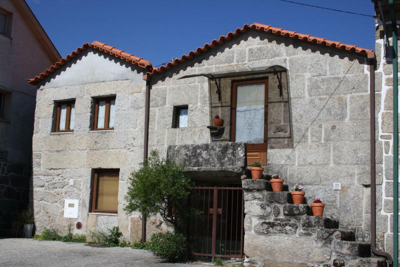 Villa Casa De Pedra à Viseu Extérieur photo